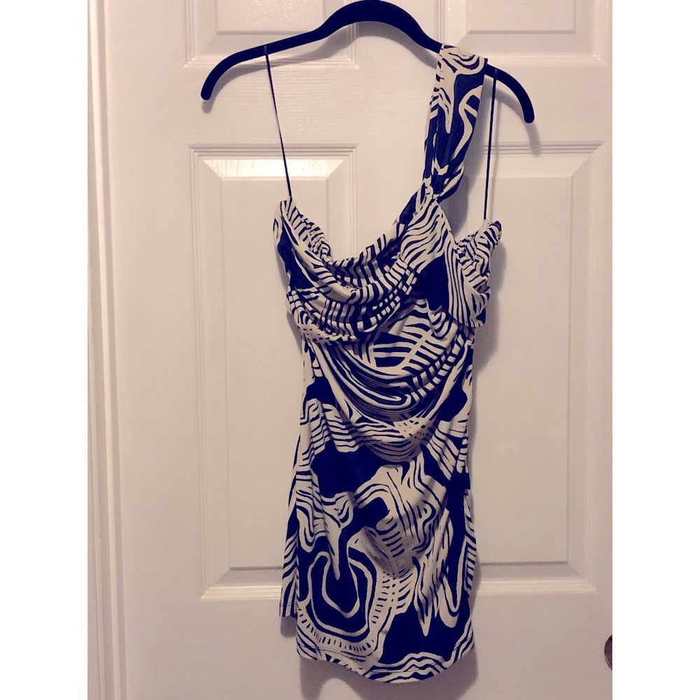 Like New. One Shoulder Island Tank